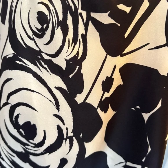 White House Black Market Black and White Rose Print Strapless Top NWT!! - Picture 6 of 11